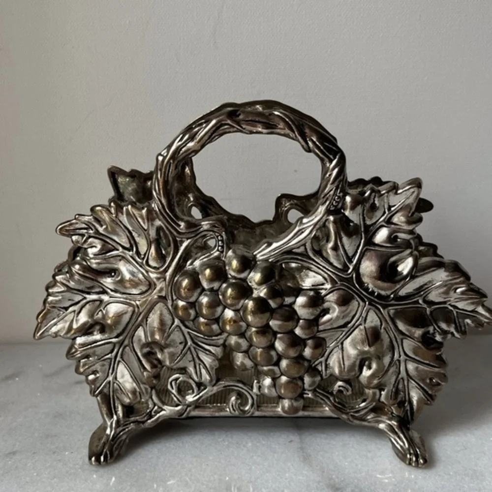 Vintage Godinger Silver Plated Footage Embossed Grape Vine Napkin Letter Holder